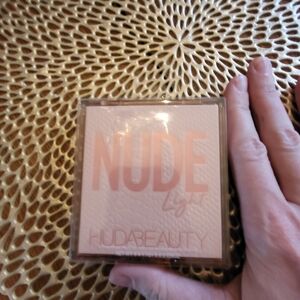 Huda Beauty Nude Eyeshadow Palette